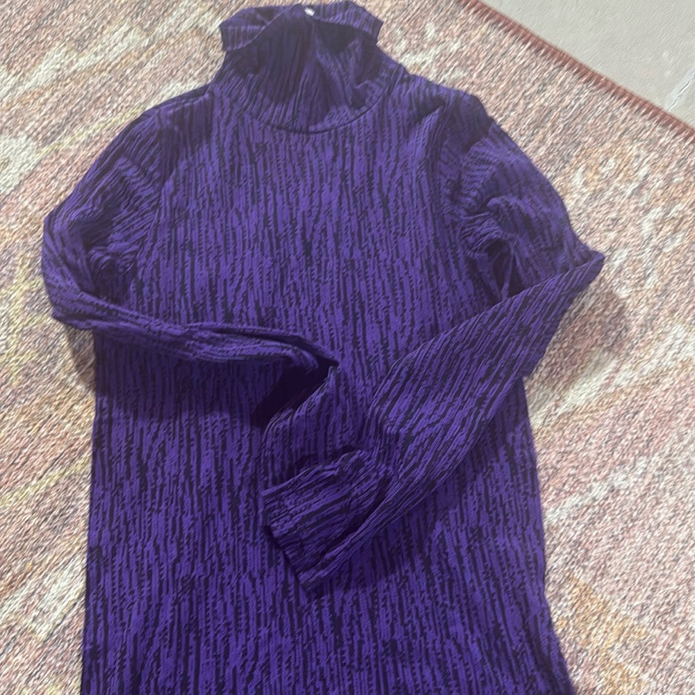 Athleta flurry elemental turtleneck medium snow escape basalt violet